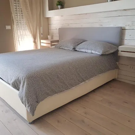 Sea View Apartment *